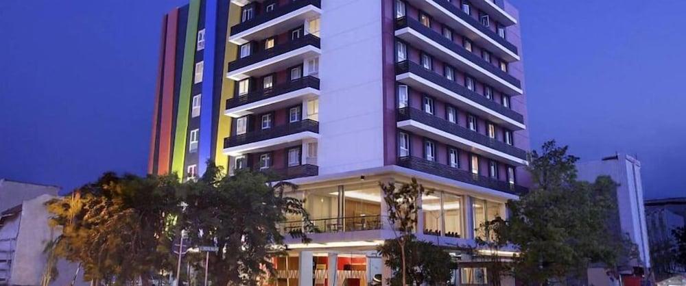 Amaris Hotel Embong Malang - Surabaya Exterior photo